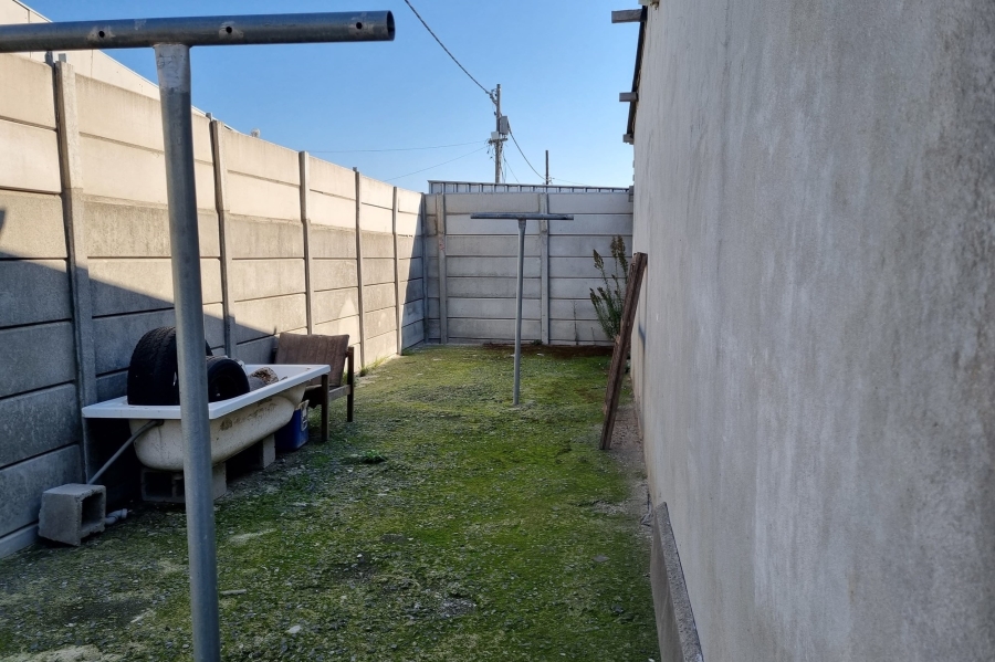 4 Bedroom Property for Sale in The Hague Western Cape